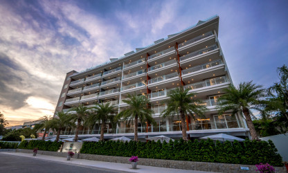 Spacious apartment 800 meters from the beach